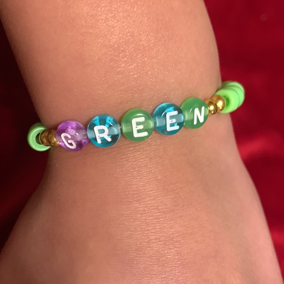 it is so fun and it is a green themed - Picture 4 of 4